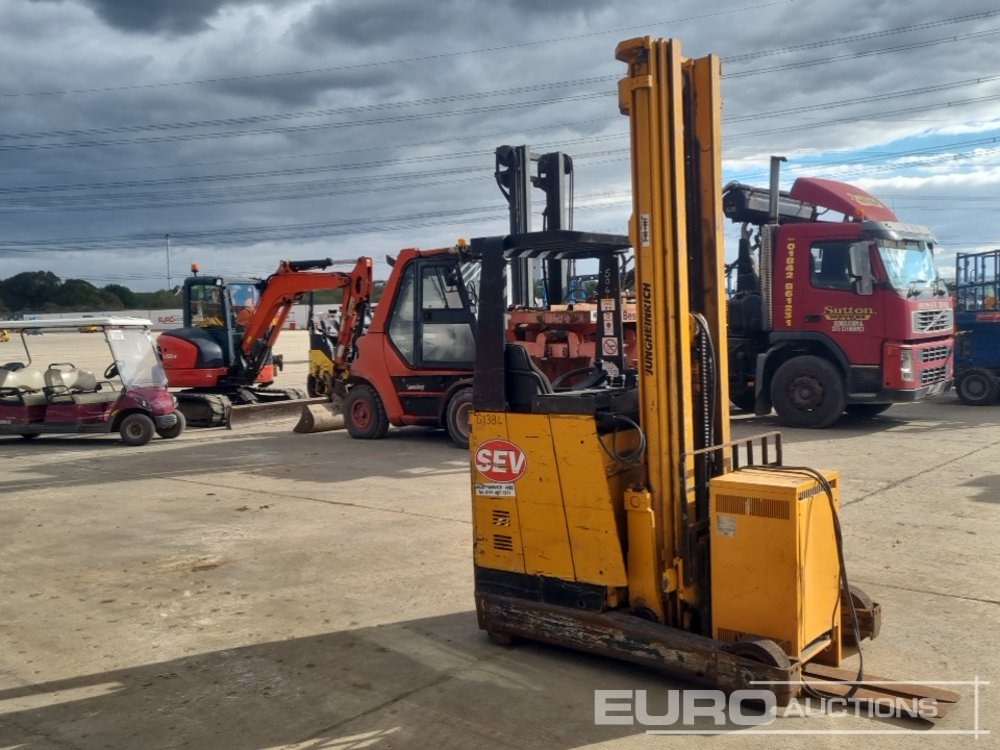 Jungheinrich Electric Side Loader Forklift, 3 Stage Free Lift Mast, Forks, Charger (Flat Battery) - Forklift: gambar 3 Jungheinrich Electric Side Loader Forklift, 3 Stage Free Lift Mast, Forks, Charger (Flat Battery) - Forklift: gambar 3