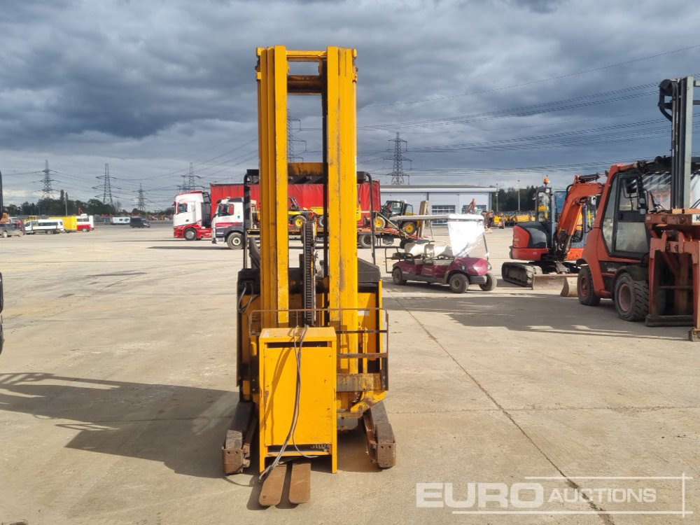 Jungheinrich Electric Side Loader Forklift, 3 Stage Free Lift Mast, Forks, Charger (Flat Battery) - Forklift: gambar 4 Jungheinrich Electric Side Loader Forklift, 3 Stage Free Lift Mast, Forks, Charger (Flat Battery) - Forklift: gambar 4