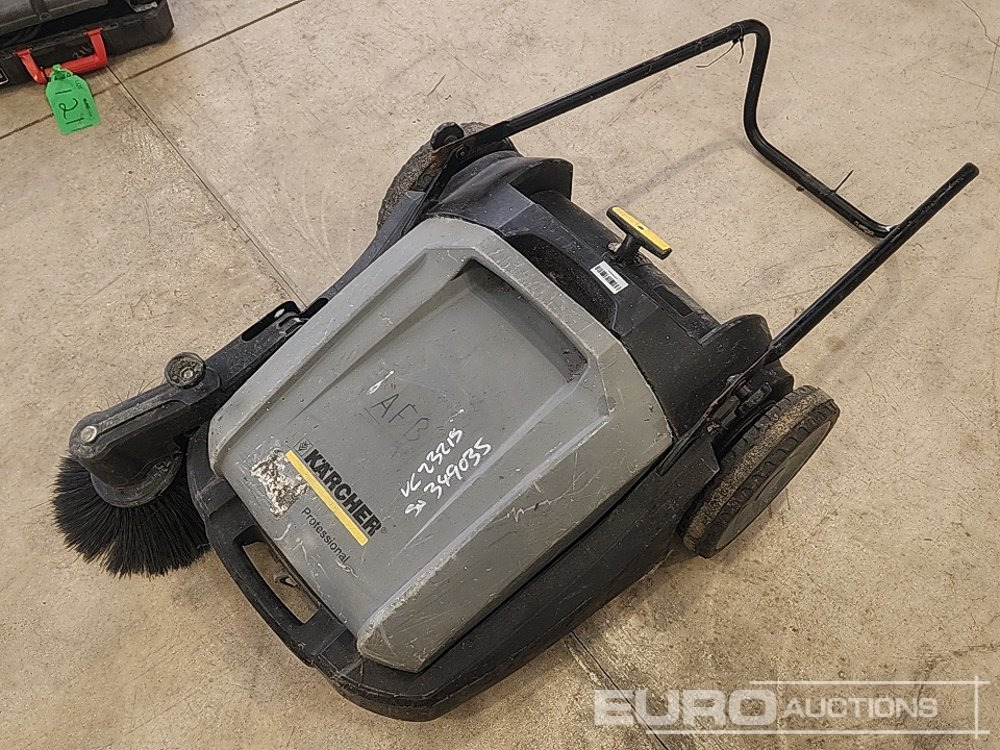Karcher Professional Pedestrian Sweeper - Membangun inventaris: gambar 1 Karcher Professional Pedestrian Sweeper - Membangun inventaris: gambar 1
