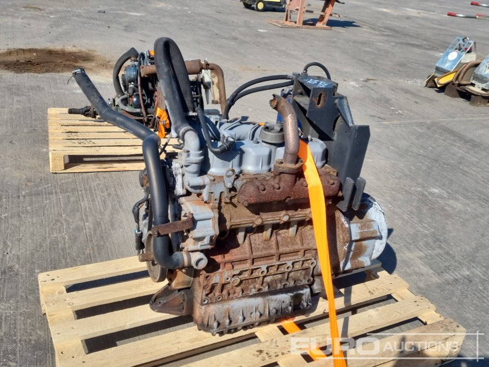 Kubota 4 Cylinder Engine - Mesin: gambar 1 Kubota 4 Cylinder Engine - Mesin: gambar 1