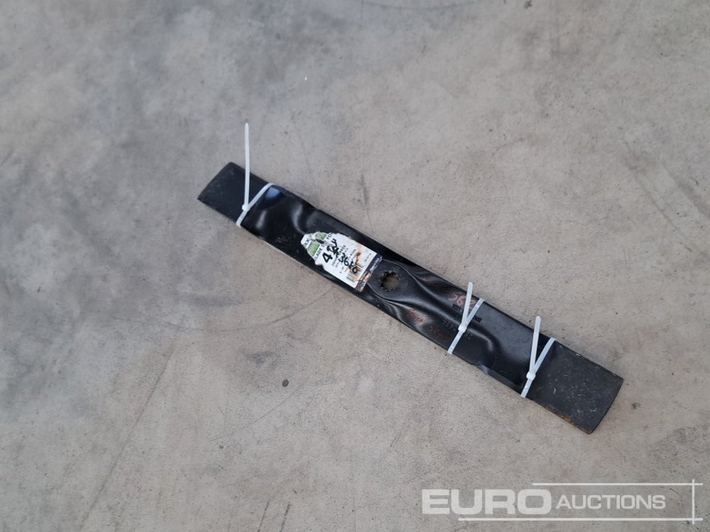 Lawnmower Blades to Suit 42" John Deere Mower (2 of) - Membangun inventaris: gambar 3 Lawnmower Blades to Suit 42" John Deere Mower (2 of) - Membangun inventaris: gambar 3