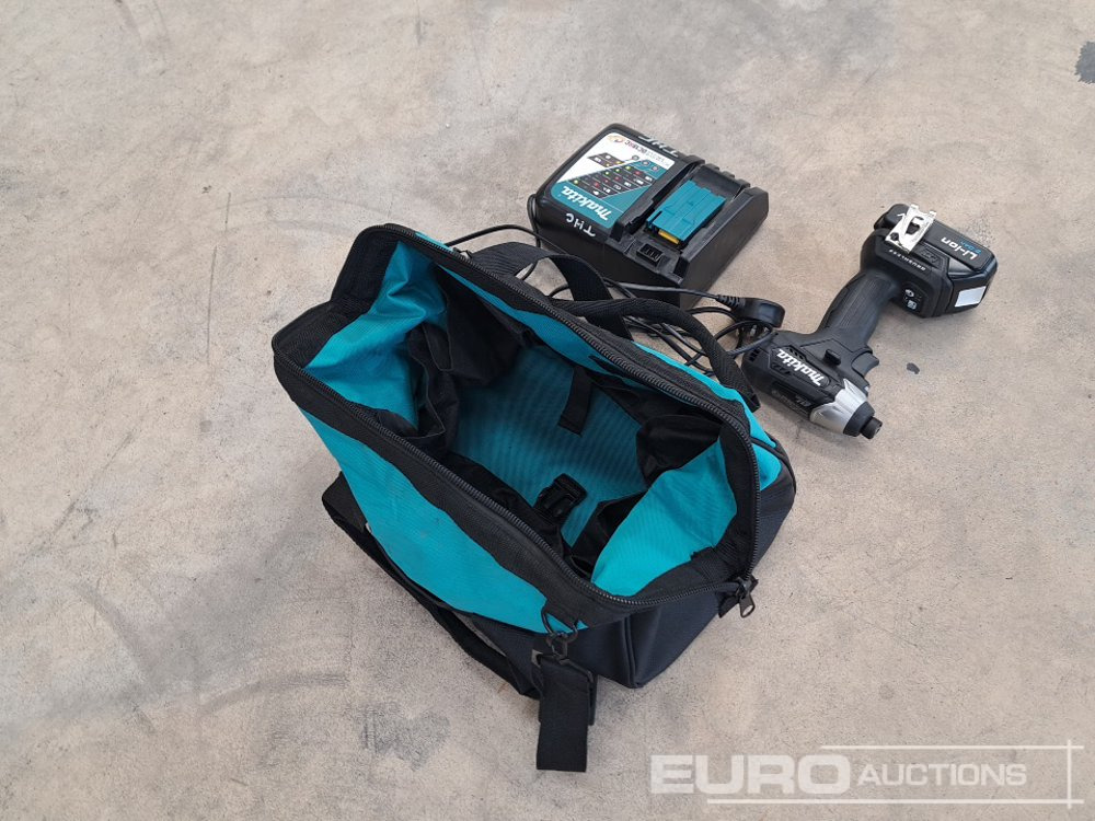 Makita 18v Impact Driver, Battery, 240v Charger, Carry Bag - Membangun inventaris: gambar 5 Makita 18v Impact Driver, Battery, 240v Charger, Carry Bag - Membangun inventaris: gambar 5