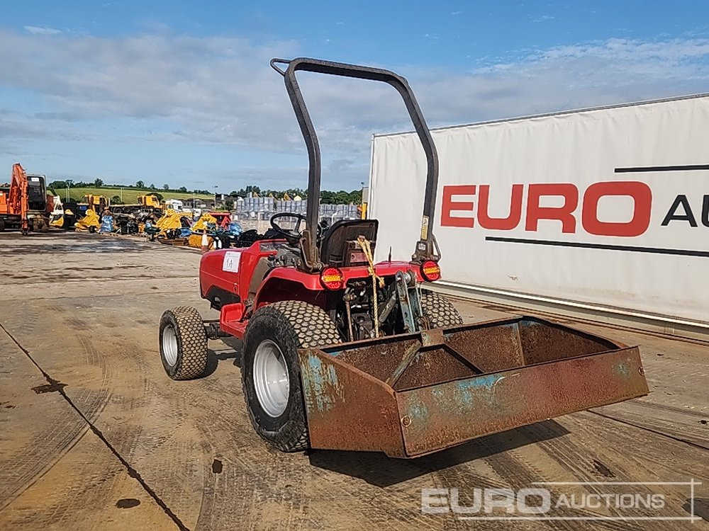 Massey Ferguson 4WD Compact Tractor, Linkbox - Traktor kompak: gambar 3 Massey Ferguson 4WD Compact Tractor, Linkbox - Traktor kompak: gambar 3