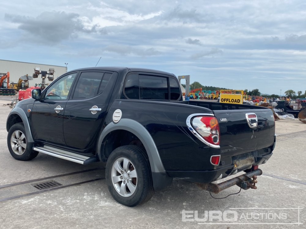 Mitsubish L200 - Truk pikap: gambar 3 Mitsubish L200 - Truk pikap: gambar 3
