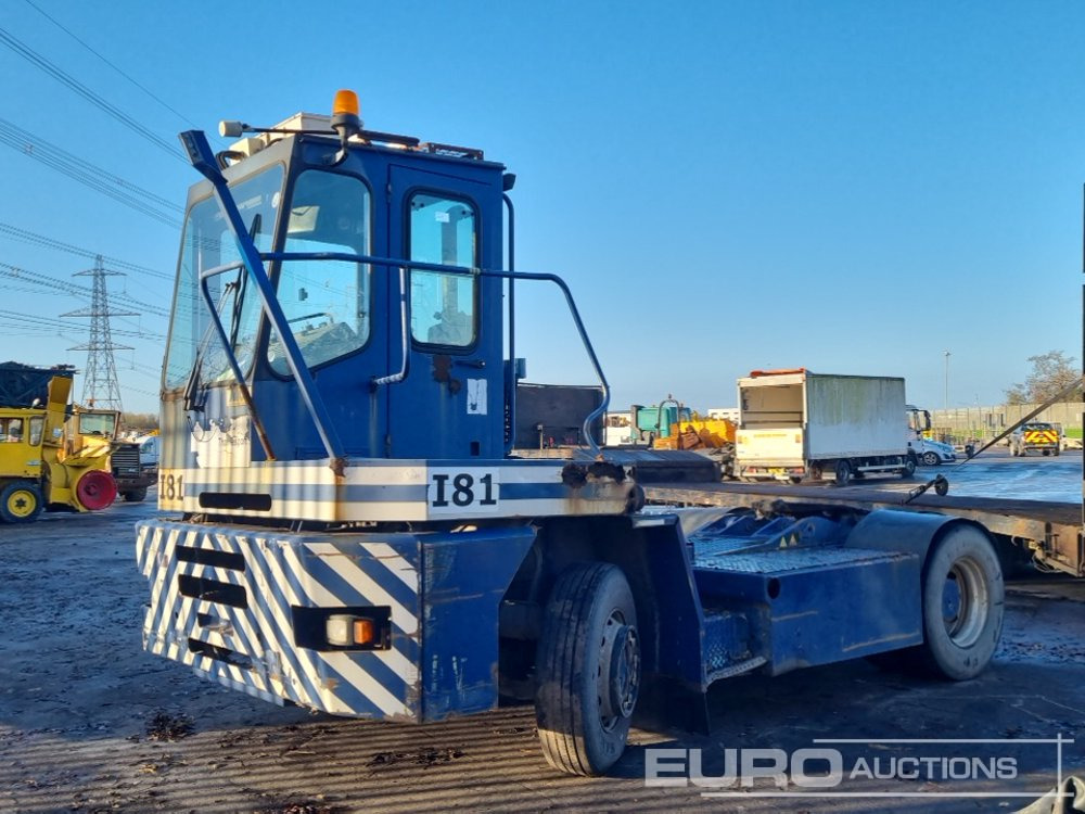 Mol YM220 - Traktor terminal: gambar 1 Mol YM220 - Traktor terminal: gambar 1