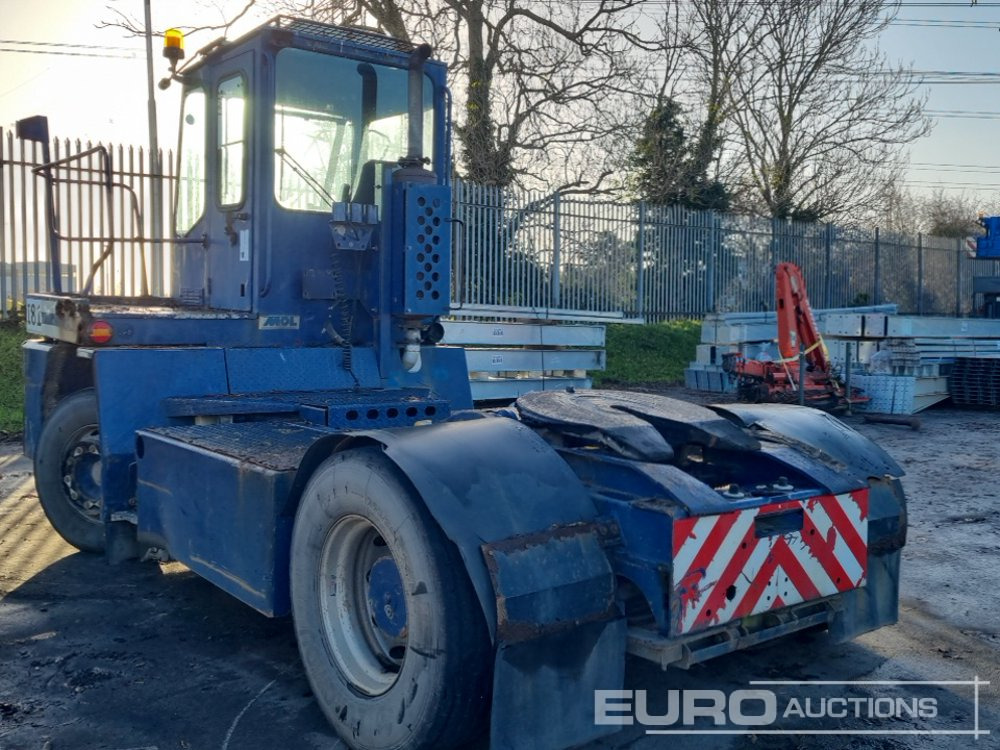 Mol YM220 - Traktor terminal: gambar 3 Mol YM220 - Traktor terminal: gambar 3