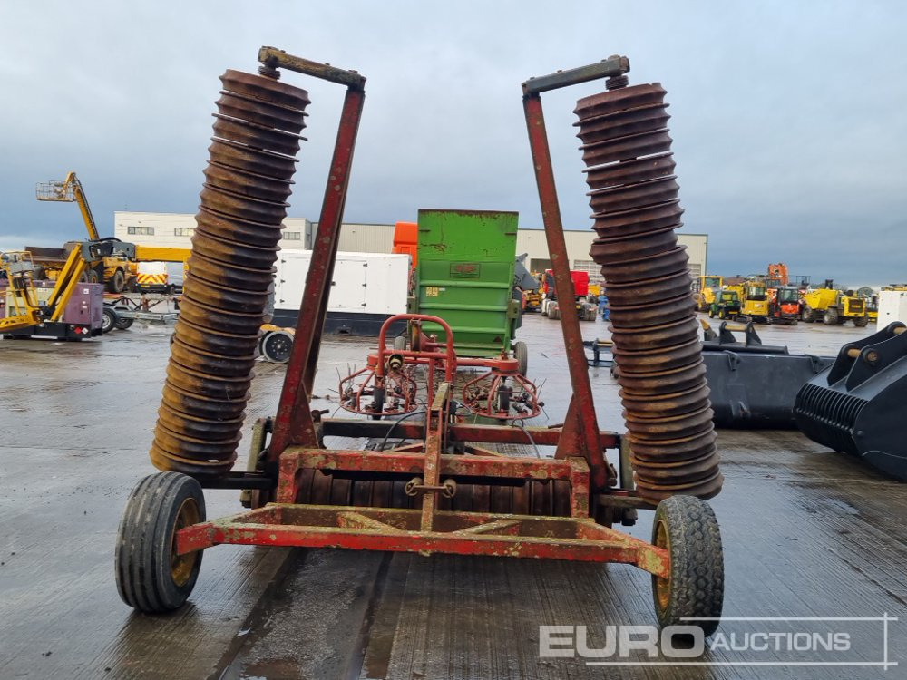 Vaderstad Single Axle Draw Bar Hydraulic Folding Ring Roller - Peralatan pertanian: gambar 4 Vaderstad Single Axle Draw Bar Hydraulic Folding Ring Roller - Peralatan pertanian: gambar 4