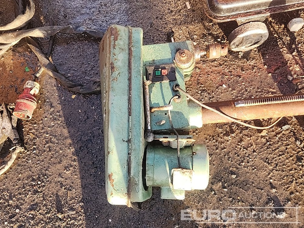 Pillar Drill, Space Heater, Aluminium Fuel Tanks (4 of) - Pemanas konstruksi: gambar 5 Pillar Drill, Space Heater, Aluminium Fuel Tanks (4 of) - Pemanas konstruksi: gambar 5