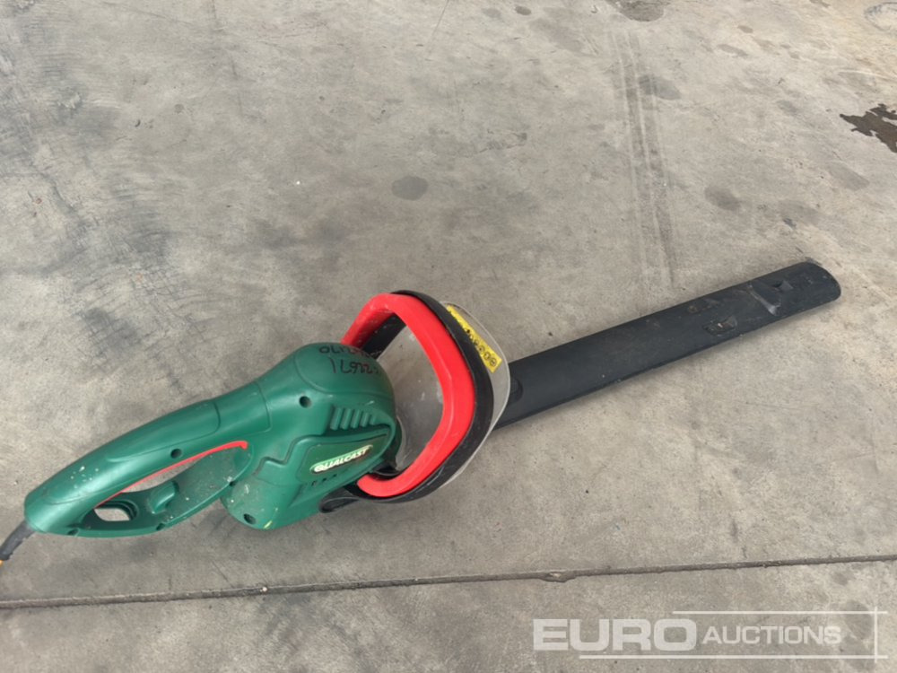 Qualcast 240 Volt Hedge Trimmer - Membangun inventaris: gambar 3 Qualcast 240 Volt Hedge Trimmer - Membangun inventaris: gambar 3