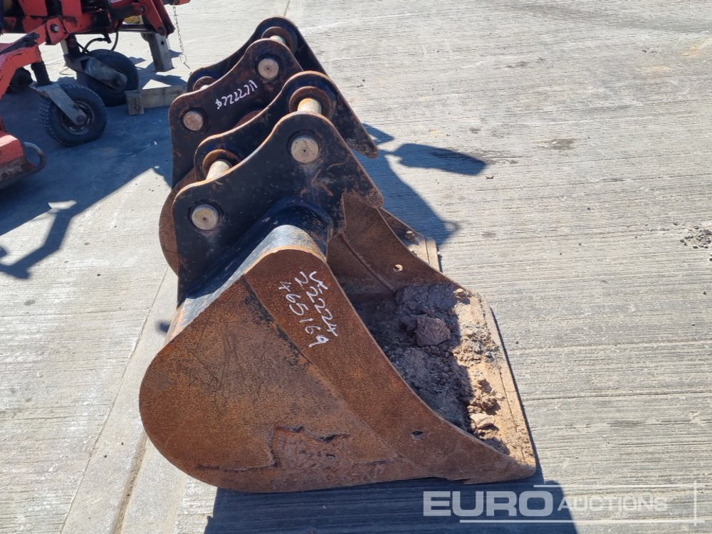 Rhinox 24", 12" Digging Bucket 45mm Pin to suit 4-6 Ton Excavator - Ember: gambar 4 Rhinox 24", 12" Digging Bucket 45mm Pin to suit 4-6 Ton Excavator - Ember: gambar 4