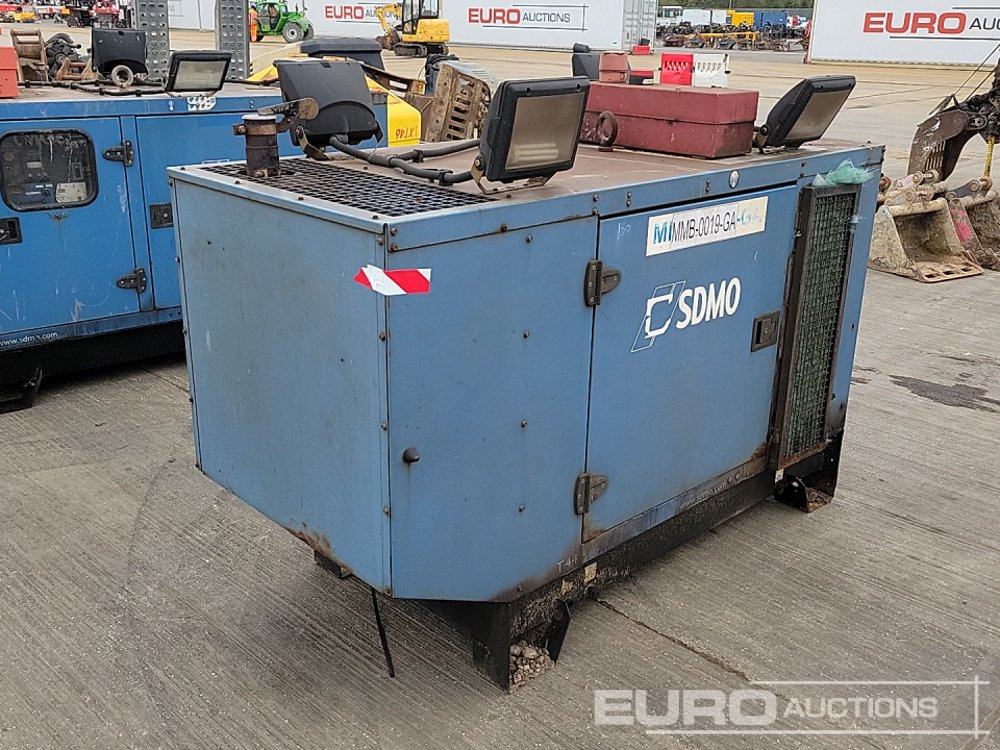 SDMO Generator, 4 Cylinder Engine - Genset: gambar 5 SDMO Generator, 4 Cylinder Engine - Genset: gambar 5