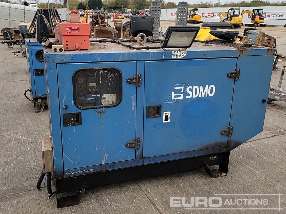 SDMO Generator, 4 Cylinder Engine - Genset: gambar 2 SDMO Generator, 4 Cylinder Engine - Genset: gambar 2