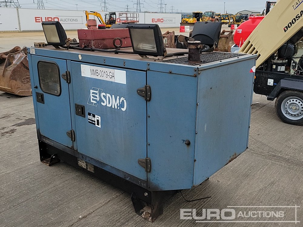 SDMO Generator, 4 Cylinder Engine - Genset: gambar 3 SDMO Generator, 4 Cylinder Engine - Genset: gambar 3