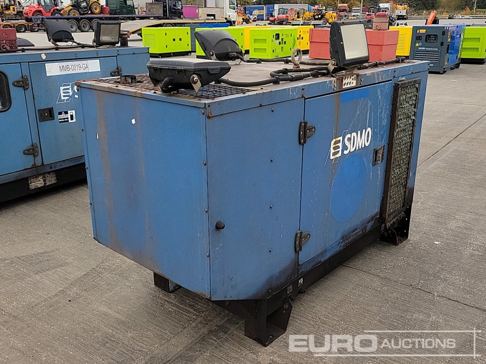 SDMO Generator, 4 Cylinder Engine - Genset: gambar 5 SDMO Generator, 4 Cylinder Engine - Genset: gambar 5