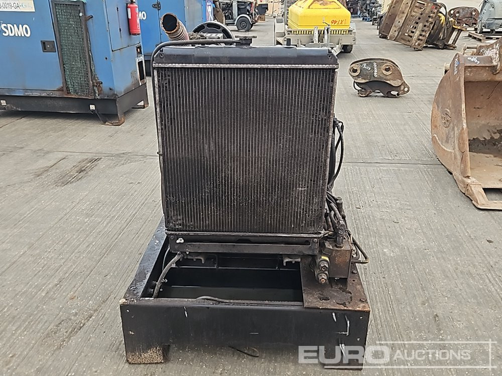 SDMO Generator, 4 Cylinder Engine - Genset: gambar 2 SDMO Generator, 4 Cylinder Engine - Genset: gambar 2