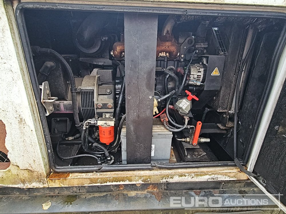 Genset SDMO R22: gambar 9