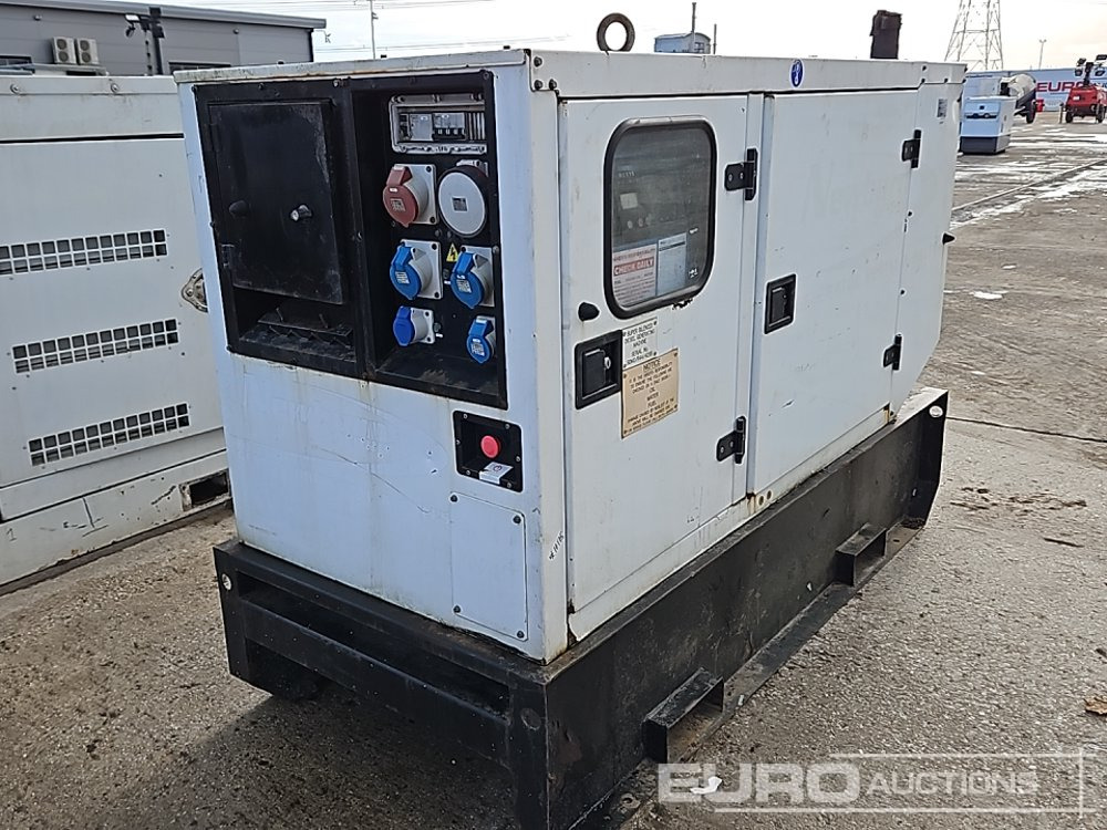 SDMO R44 - Genset: gambar 1 SDMO R44 - Genset: gambar 1