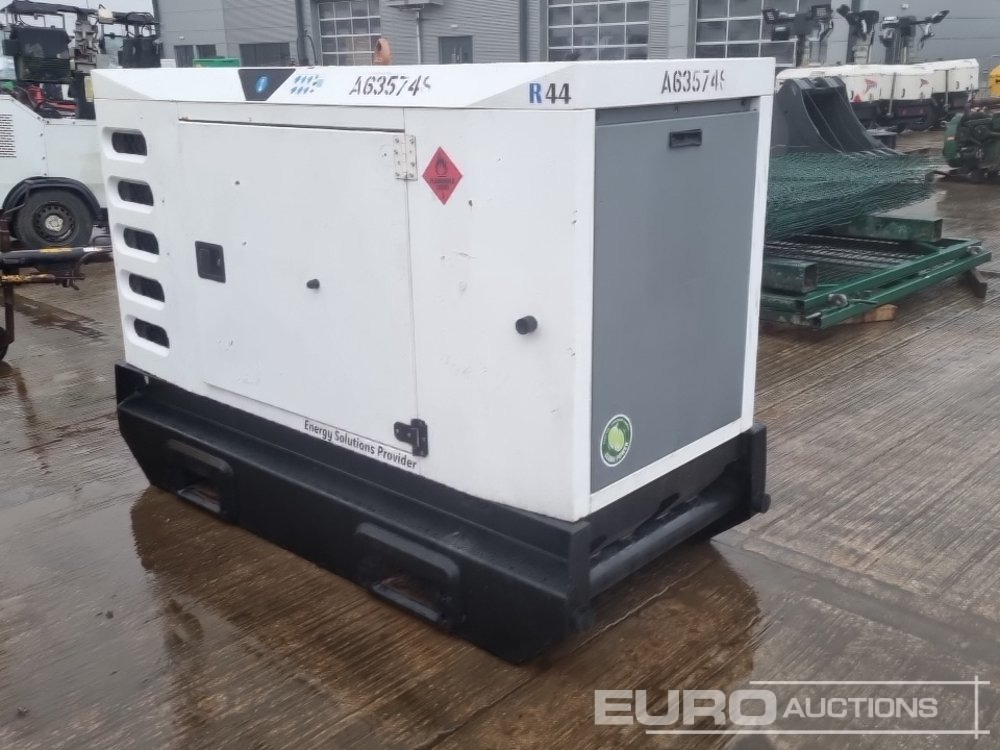SDMO R44 - Genset: gambar 3 SDMO R44 - Genset: gambar 3