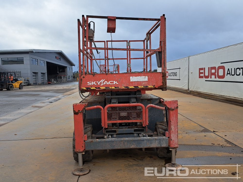 SkyJack SJ6832RT - Platform pengangkat: gambar 4 SkyJack SJ6832RT - Platform pengangkat: gambar 4