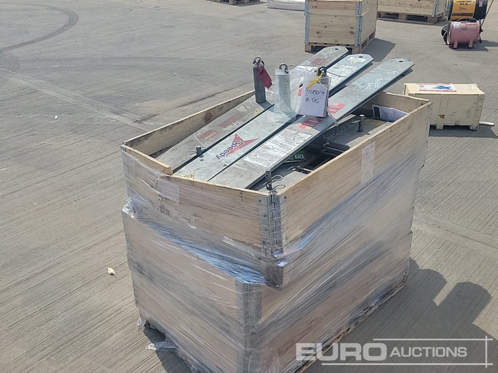 Stillage of Base Weights & Man Anchors (3 of) - Membangun inventaris: gambar 1 Stillage of Base Weights & Man Anchors (3 of) - Membangun inventaris: gambar 1
