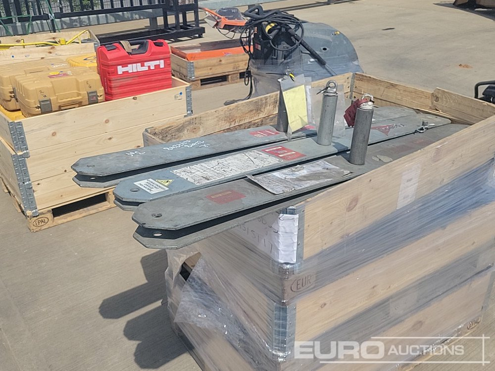 Stillage of Base Weights & Man Anchors (3 of) - Membangun inventaris: gambar 5 Stillage of Base Weights & Man Anchors (3 of) - Membangun inventaris: gambar 5
