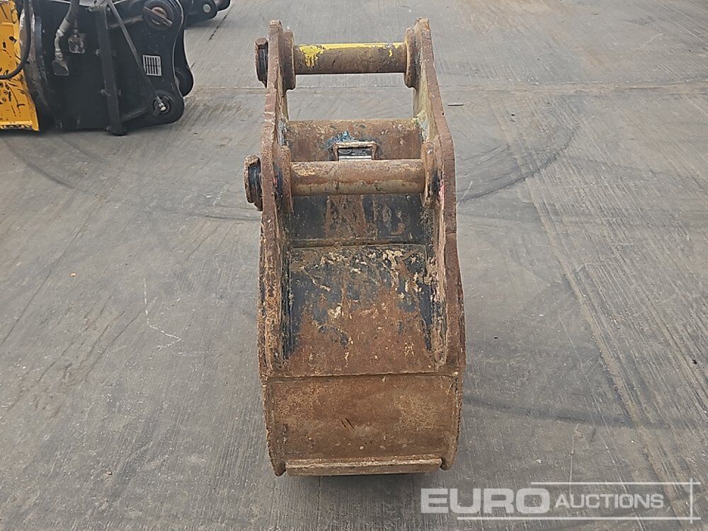 Strickland 18" Digging Bucket 65mm Pin to suit 13 Ton Excavator - Ember: gambar 4 Strickland 18" Digging Bucket 65mm Pin to suit 13 Ton Excavator - Ember: gambar 4