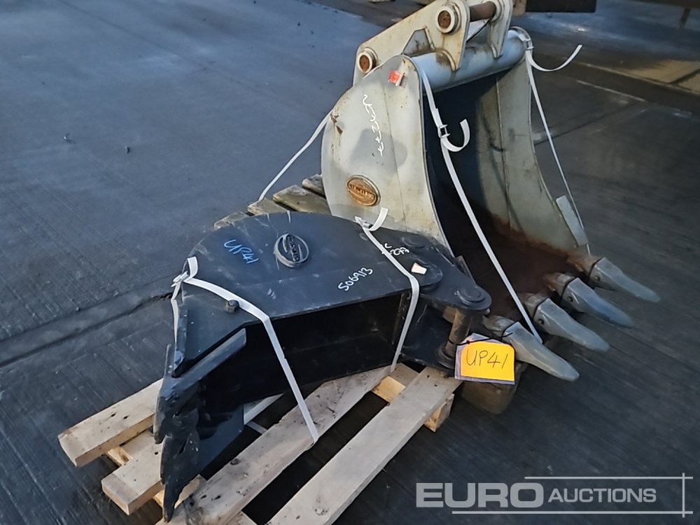 Strickland 24", 12" Digging Bucket 45mm Pin to suit 4-6 Ton Excavator - Ember: gambar 1 Strickland 24", 12" Digging Bucket 45mm Pin to suit 4-6 Ton Excavator - Ember: gambar 1