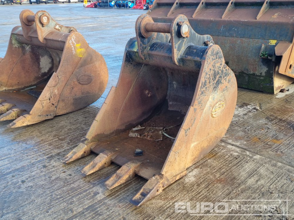 Strickland 38" Digging Bucket 80mm Pin to suit 20 Ton Excavator - Ember: gambar 1 Strickland 38" Digging Bucket 80mm Pin to suit 20 Ton Excavator - Ember: gambar 1