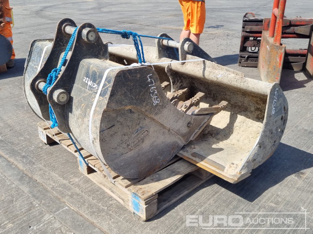 Strickland 60" Ditching, 36" Digging Bucket 45mm Pin to suit 4-6 Ton Excavator - Ember: gambar 1 Strickland 60" Ditching, 36" Digging Bucket 45mm Pin to suit 4-6 Ton Excavator - Ember: gambar 1