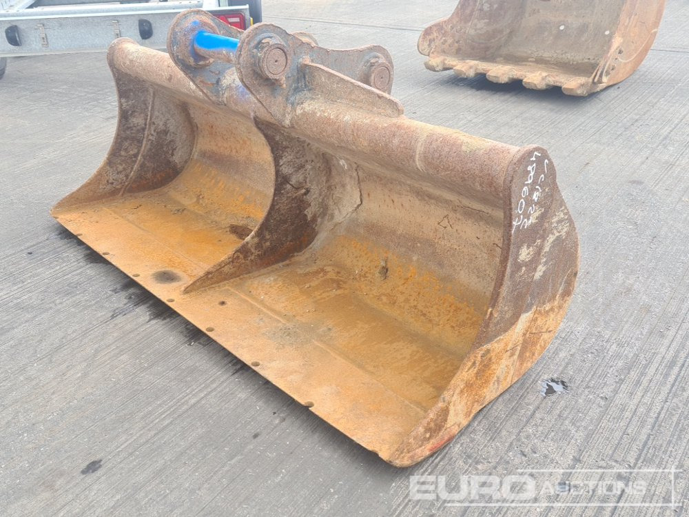 Strickland 72" Ditching Bucket 65mm Pin to suit 13 Ton Excavator - Ember: gambar 1 Strickland 72" Ditching Bucket 65mm Pin to suit 13 Ton Excavator - Ember: gambar 1