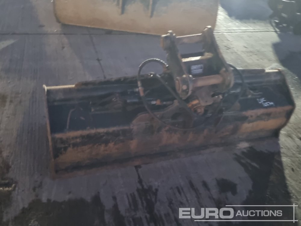 Strickland 72" Hydraulic Tilting Bucket 50mm Pin to suit 6-8 Ton Excavator - Ember: gambar 4 Strickland 72" Hydraulic Tilting Bucket 50mm Pin to suit 6-8 Ton Excavator - Ember: gambar 4