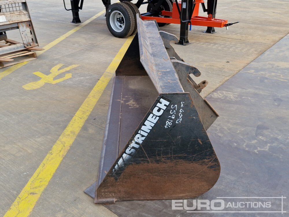 Strimech 92" Loading Bucket to suit Telehandler - Ember: gambar 2 Strimech 92" Loading Bucket to suit Telehandler - Ember: gambar 2
