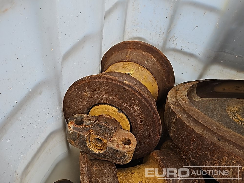 Stillage of Rollers & Idlers to suit Cat D6 LGP System - Suku cadang: gambar 4 Stillage of Rollers & Idlers to suit Cat D6 LGP System - Suku cadang: gambar 4