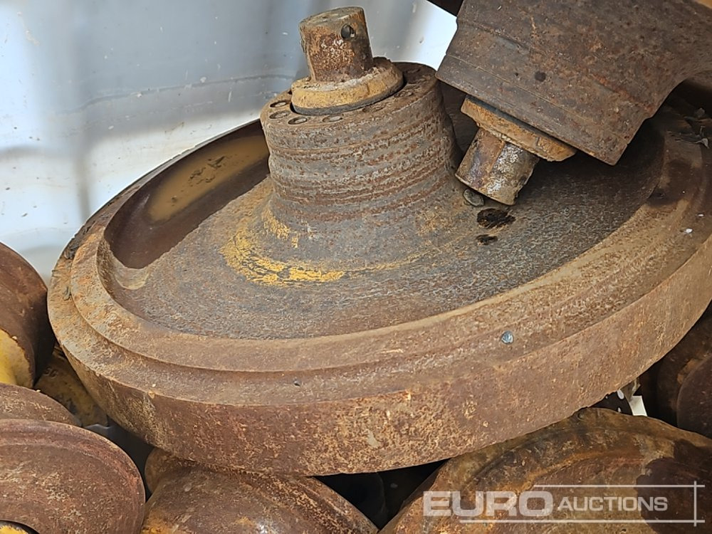 Stillage of Rollers & Idlers to suit Cat D6 LGP System - Suku cadang: gambar 5 Stillage of Rollers & Idlers to suit Cat D6 LGP System - Suku cadang: gambar 5