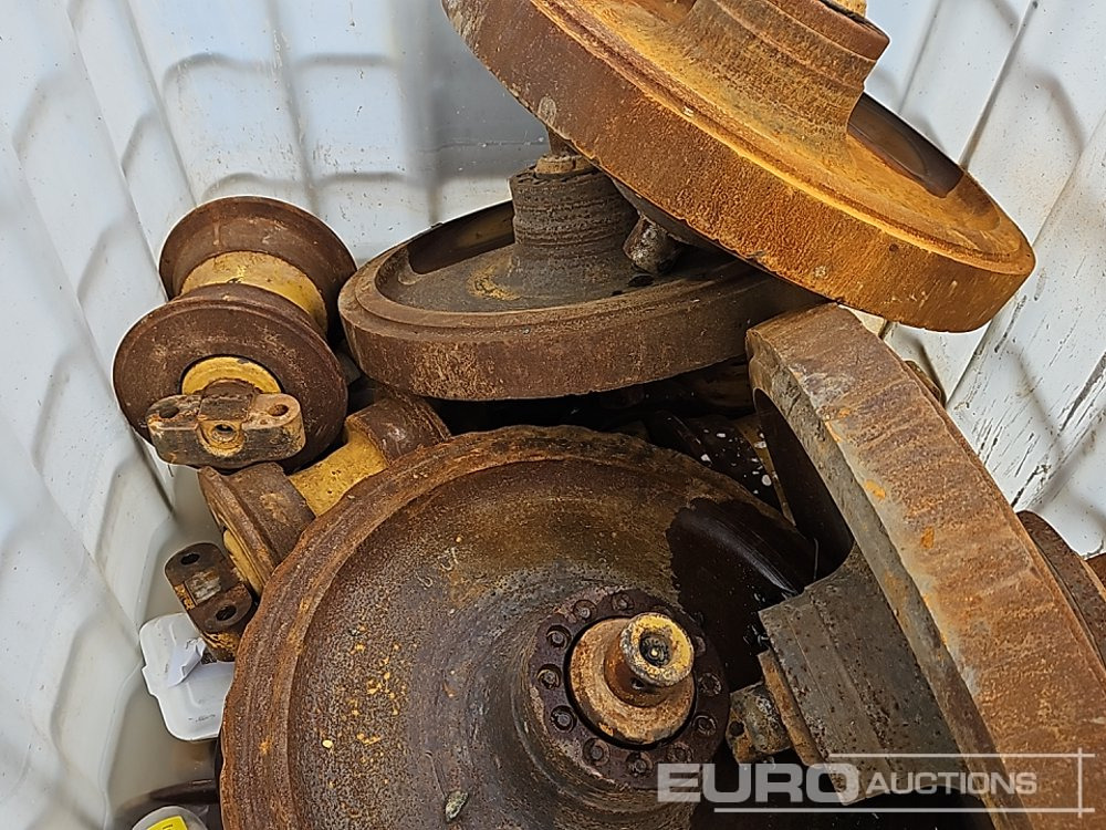 Stillage of Rollers & Idlers to suit Cat D6 LGP System - Suku cadang: gambar 3 Stillage of Rollers & Idlers to suit Cat D6 LGP System - Suku cadang: gambar 3