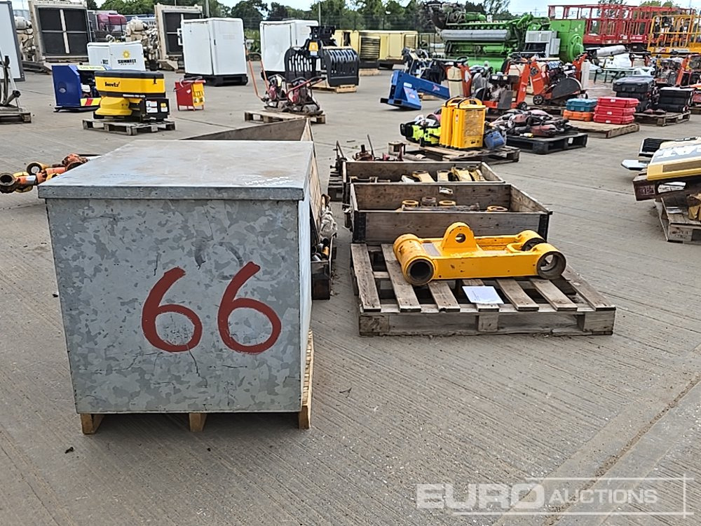 Taarup Mower Gearbox (2 of), Pallet of Tipping/Bucket Links, Pallet of Bucket Pins, JCB Bucket Link, Pallet of Bushes, Steel Vault, Chain Pullers - Suku cadang: gambar 4 Taarup Mower Gearbox (2 of), Pallet of Tipping/Bucket Links, Pallet of Bucket Pins, JCB Bucket Link, Pallet of Bushes, Steel Vault, Chain Pullers - Suku cadang: gambar 4