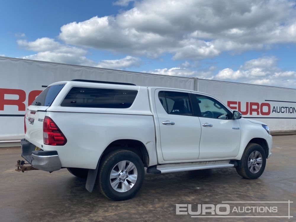 Toyota Hilux Icon - Truk pikap: gambar 5 Toyota Hilux Icon - Truk pikap: gambar 5