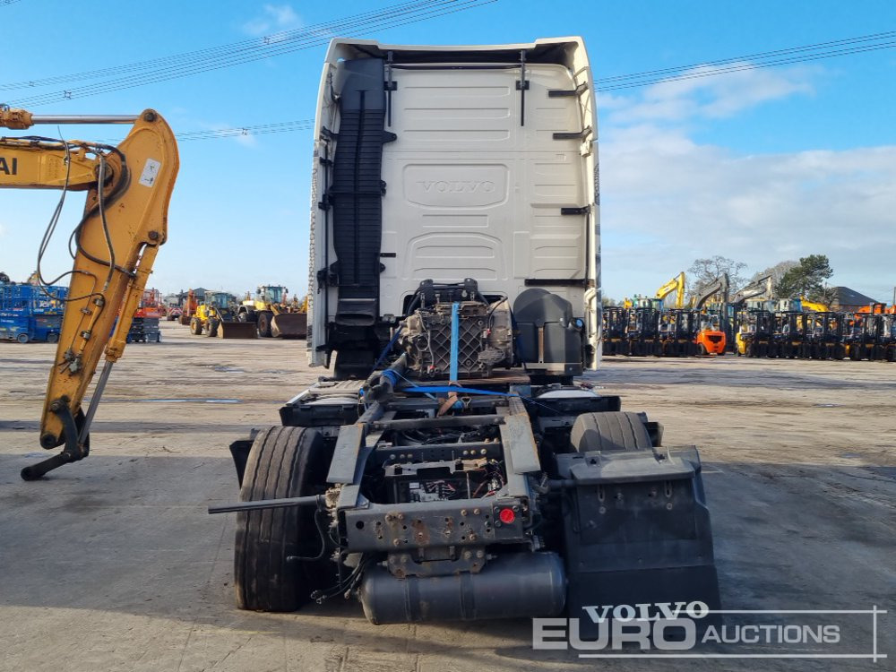 2017 Volvo 6x2 Mid Lift, 3 Way Camera, A/C, Automatic Gearbox - Tractor head: gambar 4 2017 Volvo 6x2 Mid Lift, 3 Way Camera, A/C, Automatic Gearbox - Tractor head: gambar 4