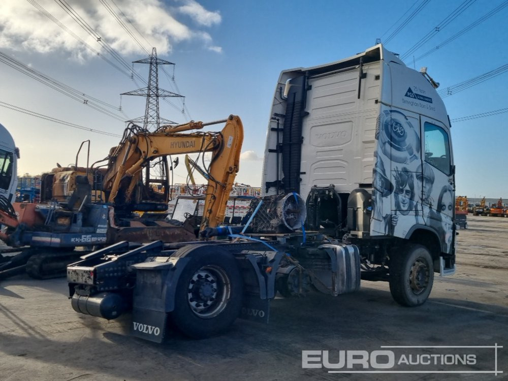 2017 Volvo 6x2 Mid Lift, 3 Way Camera, A/C, Automatic Gearbox - Tractor head: gambar 5 2017 Volvo 6x2 Mid Lift, 3 Way Camera, A/C, Automatic Gearbox - Tractor head: gambar 5