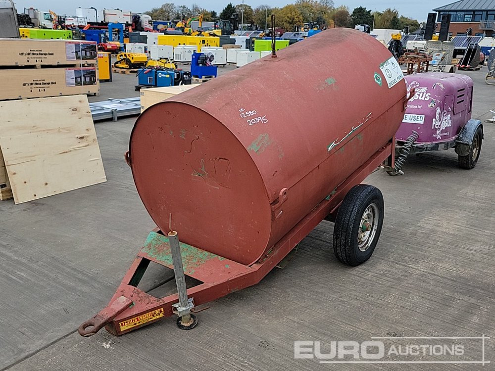 Trailer Engineering 973 Litre - Tangki penyimpanan: gambar 1 Trailer Engineering 973 Litre - Tangki penyimpanan: gambar 1