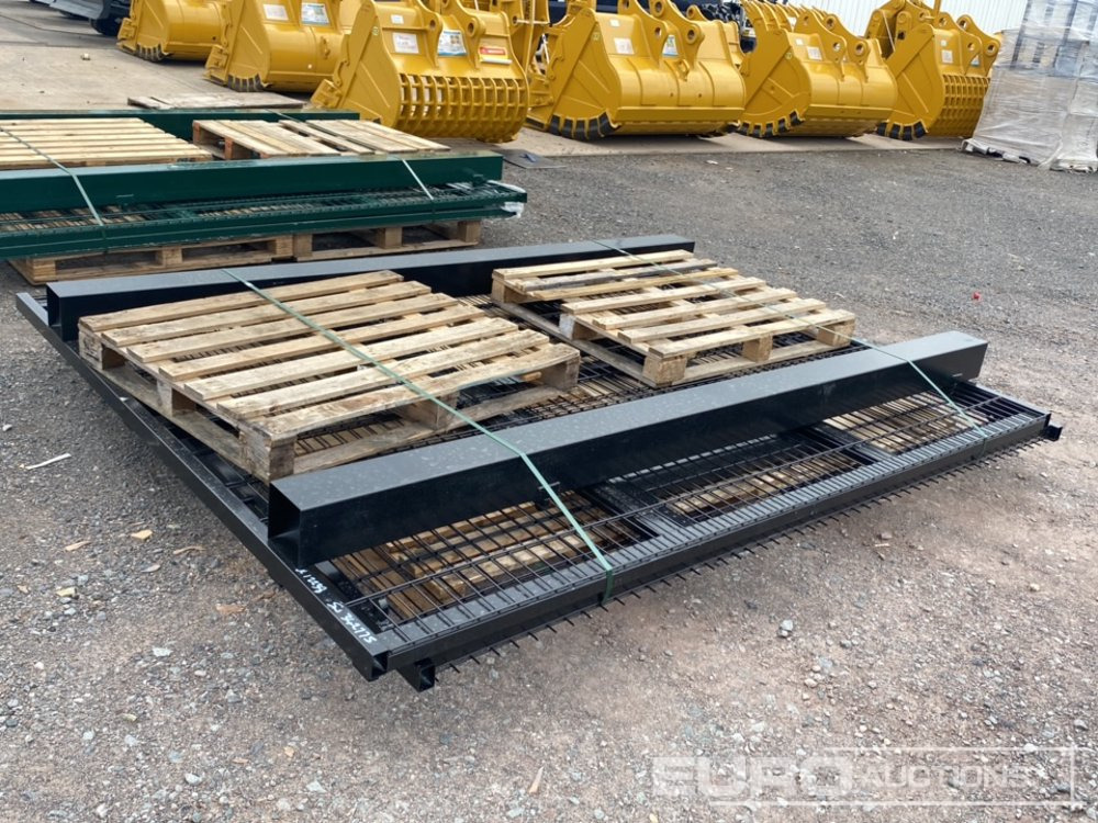 Unused 3m x 2.4m Black Mesh Gate (2 of) Posts (2 of) - Membangun inventaris: gambar 1 Unused 3m x 2.4m Black Mesh Gate (2 of) Posts (2 of) - Membangun inventaris: gambar 1