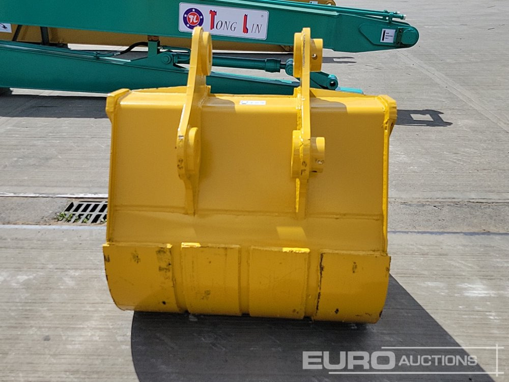 Unused 44" Digging Bucket 80mm Pin to suit 20 Ton Excavator - Ember: gambar 4 Unused 44" Digging Bucket 80mm Pin to suit 20 Ton Excavator - Ember: gambar 4