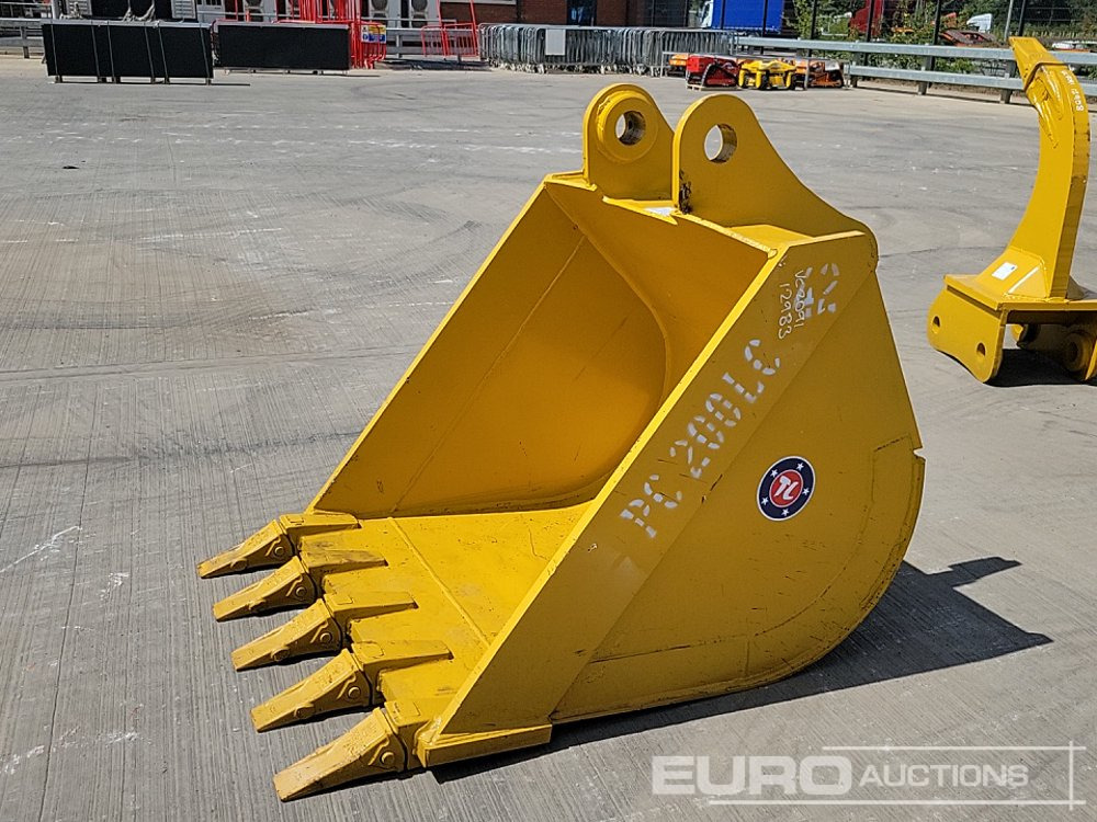 Unused 44" Digging Bucket 80mm Pin to suit 20Ton Excavator - Ember: gambar 1 Unused 44" Digging Bucket 80mm Pin to suit 20Ton Excavator - Ember: gambar 1
