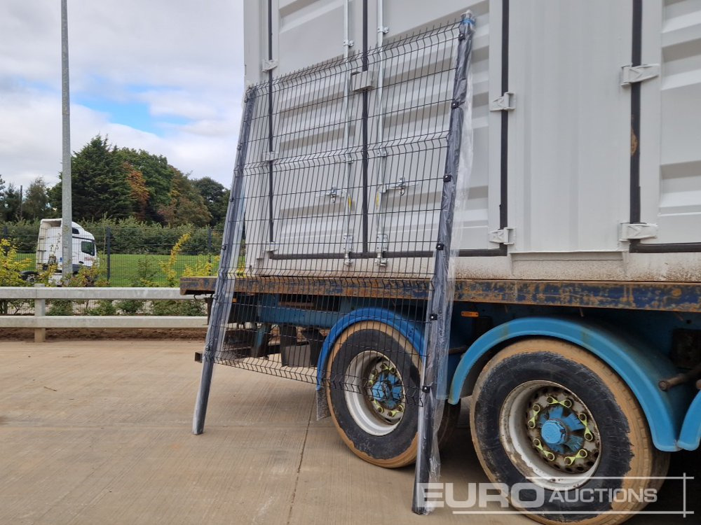 Membangun inventaris Unused Galvanised & Powder Coated Heavy Duty (5mm) Wire Mesh Fencing, 25 x H2.4m x W2.2m Panels, 26 x 60mm x 60mm x3m Posts, with Fittings (Black): gambar 21