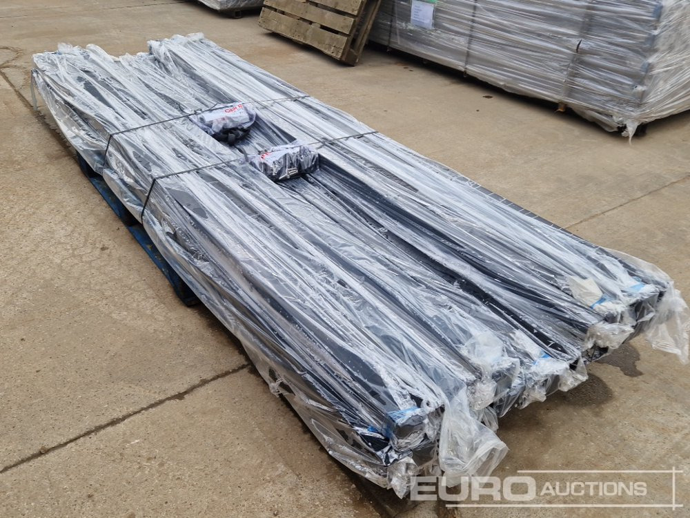 Membangun inventaris Unused Galvanised & Powder Coated Heavy Duty (5mm) Wire Mesh Fencing, 25 x H2.4m x W2.2m Panels, 26 x 60mm x 60mm x3m Posts, with Fittings (Black): gambar 13