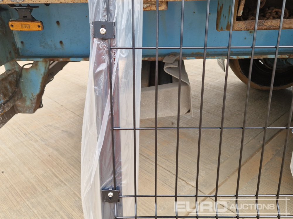 Membangun inventaris Unused Galvanised & Powder Coated Heavy Duty (5mm) Wire Mesh Fencing, 25 x H2.4m x W2.2m Panels, 26 x 60mm x 60mm x3m Posts, with Fittings (Black): gambar 22