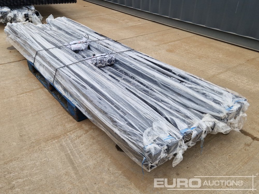Membangun inventaris Unused Galvanised & Powder Coated Heavy Duty (5mm) Wire Mesh Fencing, 25 x H2.4m x W2.2m Panels, 26 x 60mm x 60mm x3m Posts, with Fittings (Black): gambar 15
