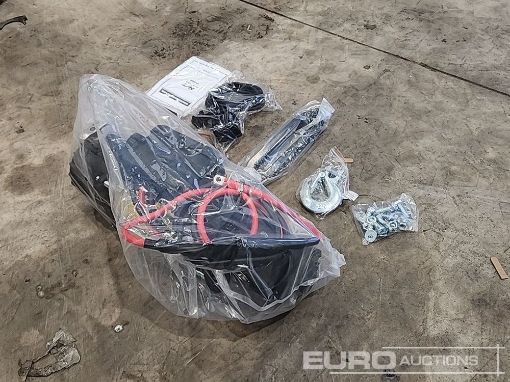 Unused Hi-Torque HT12000 12 Volt Winch, 3/8" x 85' Rope - Peralatan bengkel: gambar 2 Unused Hi-Torque HT12000 12 Volt Winch, 3/8" x 85' Rope - Peralatan bengkel: gambar 2