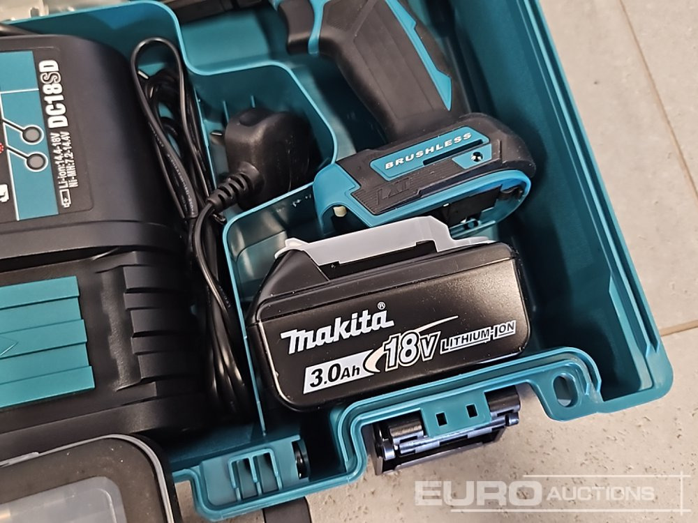 Unused Makita DHP453 18V LXT Combi Dril, Makita DTD152 18V LXT Impact Driver, Battery, Charger, Bit Set - Peralatan bengkel: gambar 5 Unused Makita DHP453 18V LXT Combi Dril, Makita DTD152 18V LXT Impact Driver, Battery, Charger, Bit Set - Peralatan bengkel: gambar 5