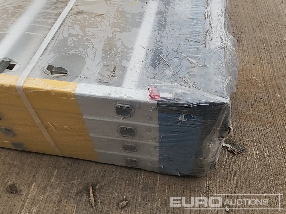 Unused Multipurpose Fibreglass Step Ladder - Peralatan bengkel: gambar 5 Unused Multipurpose Fibreglass Step Ladder - Peralatan bengkel: gambar 5